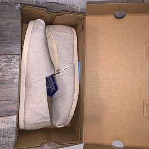 Toms women’s size 5.5 NWT